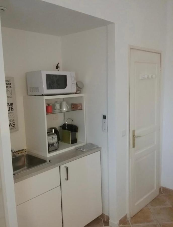 Une Chambre En Ville LʼIsle-sur-la-Sorgue Esterno foto
